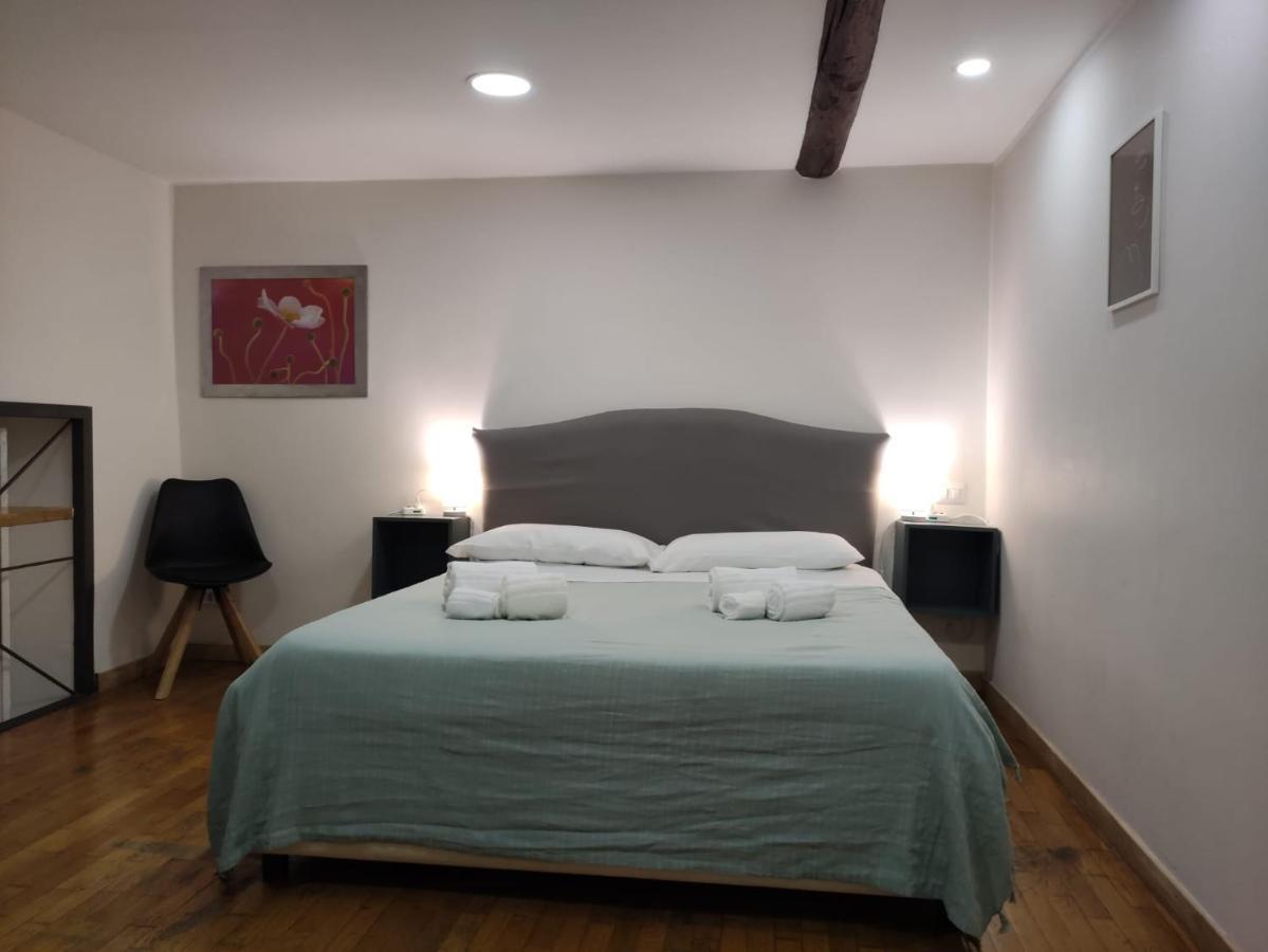 Tribunali Street House Apartment เนเปิลส์ ภายนอก รูปภาพ